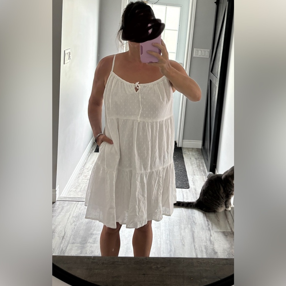 Super cute White Summer dress size small.